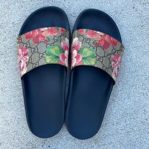 100% AUTHENTIC GUCCI SLIDES